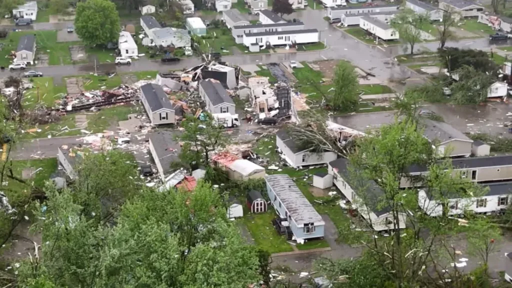 Dangerous tornadoes : Michigan